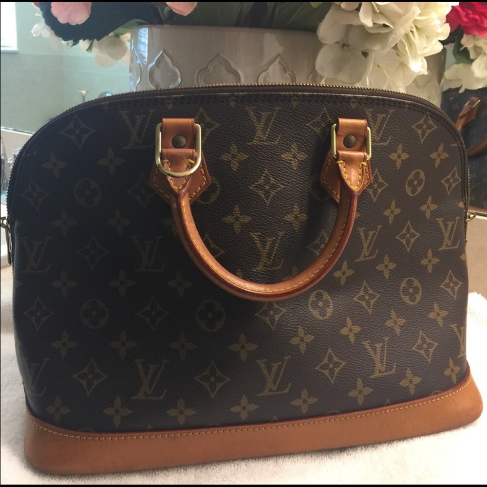 Authentic Louis Vuitton - Alma PM